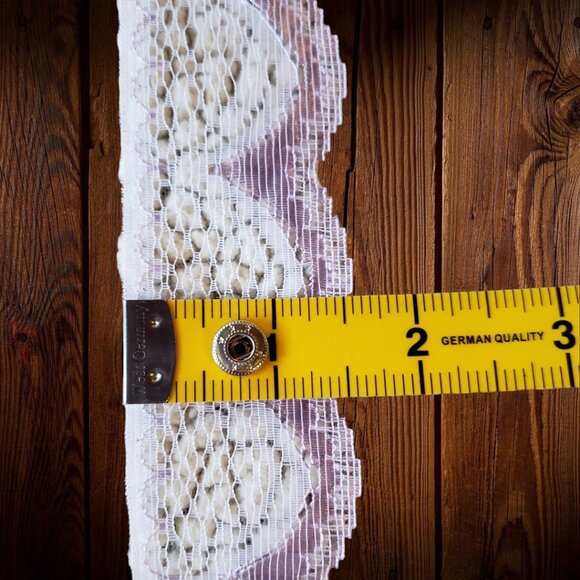 Chantilly Lace Trim - 1" x 18 yards - Lavender & White Scalloped - Picture 5 of 8